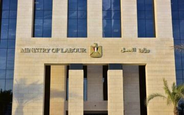 برواتب تصل لـ 12 ألف جنيه.. العمل تعلن عن 1660 وظيفة بمطروح السبت المقبل