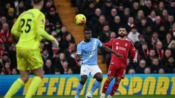 تقييم إيجابي لمحمد صلاح رغم خسارة ليفربول أمام مانشستر سيتي في قمة أنفيلد