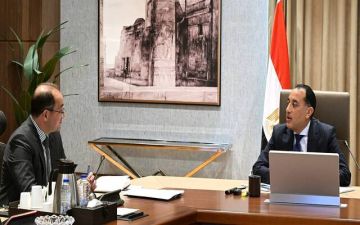 رئيس الوزراء ووزير المالية يتابعان ملفات الاستثمار ومشاركة مصر في دافوس 