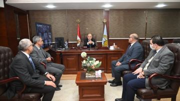 محافظ الغربية: نعمل كفريق واحد لحل مشكلات الشارع.. ولا مكان للمكاتب المغلقة محافظ الغربية: نعمل كفريق واحد لحل مشكلات الشارع.. ولا مكان للمكاتب المغلقة