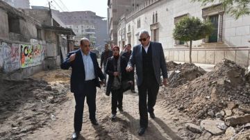 محافظ الغربية يتابع استكمال رصف شارع المقابر بحي ثان المحلة