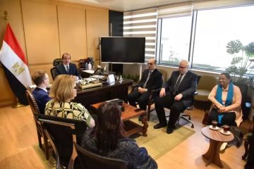 نائب وزير الصحة يبحث مع وفد جامعة دي مونتفورت البريطانية تعزيز التعاون في مكافحة مقاومة المضادات الميكروبية