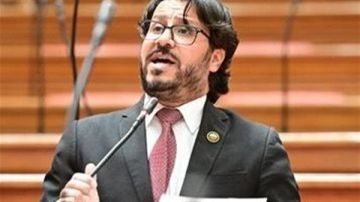 أحمد بلال البرلسي: شركات قطاع الأعمال أمن اقتصادي.. وغياب الرؤية البديلة يثير القلق أحمد بلال البرلسي: شركات قطاع الأعمال أمن اقتصادي.. وغياب الرؤية البديلة يثير القلق