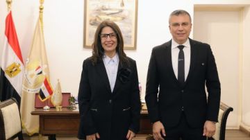 جيهان زكي وعمرو الليثي يبحثان تعزيز القوة الناعمة المصرية في دول منظمة التعاون الإسلامي