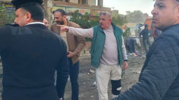 حملة لرفع إشغالات وتعديات المحال التجارية والمقاهي في شواع العمرانية صور حملة لرفع إشغالات وتعديات المحال التجارية والمقاهي في شواع العمرانية صور