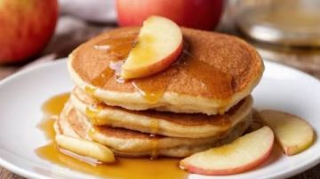 للفطور أو سناك بين الوجبات .. طريقة عمل بان كيك التفاح