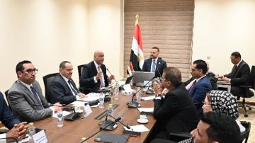 محمد الجارحي للحكومة: بقابل طلاب لا يعرفوا شىء عن جهاز المشروعات ولا فكرة الاستثمار محمد الجارحي للحكومة: بقابل طلاب لا يعرفوا شىء عن جهاز المشروعات ولا فكرة الاستثمار