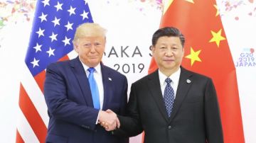 الرئيس الصيني يدعو ترامب لتوخي الحذر في بيع الأسلحة لـ تايوان