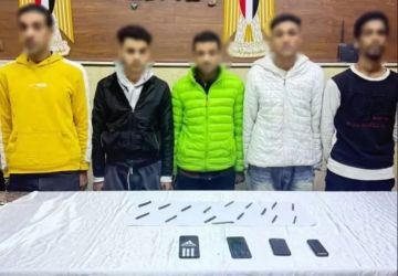 ضبط 5 أشخاص لترويج المخدرات في عين شمس بالقاهرة