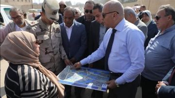 محافظ القاهرة: نقل موقف السيدة عائشة لإنهاء الزحام واستعادة الوجه الحضاري للمنطقة محافظ القاهرة: نقل موقف السيدة عائشة لإنهاء الزحام واستعادة الوجه الحضاري للمنطقة