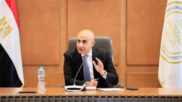 وزير التعليم يعقد اجتماعا مع مديري ووكلاء المديريات استعدادا للترم الثاني 2026 تفاصيل
