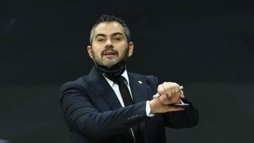 اتحاد السلة يعلن تشكيل الجهاز الفني للمنتخب الأول بقيادة أجوستي بوش