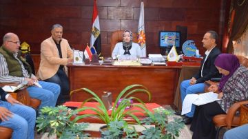 استعدادا للفصل الدراسي الثاني.. مدير تعليم جنوب سيناء يعقد اجتماعا موسعا مع الإدارات النوعية صور