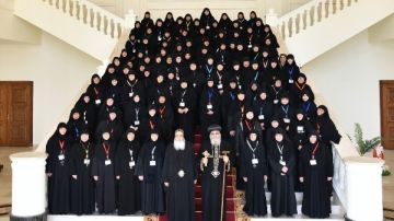 البابا تواضروس يفتتح سيمنار أديرة الراهبات .. صور