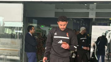 دوري أبطال إفريقيا بعثة الأهلي تتوافد على مطار القاهرة استعدادا للسفر للجزائر