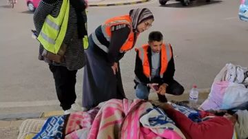 فرق التضامن تواصل متابعة البلاغات وتنقل مسنة من الشارع الى دار مسنين فرق التضامن تواصل متابعة البلاغات وتنقل مسنة من الشارع الى دار مسنين