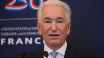 فرنسا تمنع السفير الأمريكي من مقابلة أعضاء حكومة ماكرون.. ما السبب؟