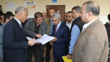 محافظ بني سويف يوجه بإحالة إدارة مدرسة الواسطى الصناعية للتحقيق لمخالفات انضباطية وتعليمية