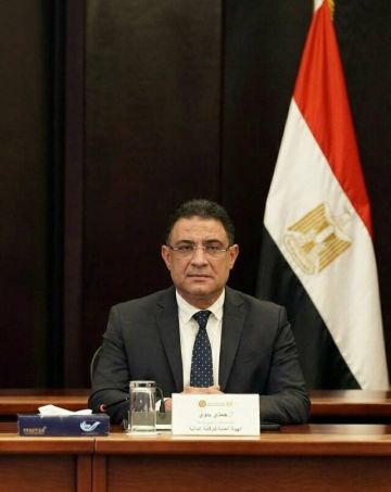 مدبولي يصدر قرارا بتعيين حمدي بدوي مساعدا لرئيس الرقابة المالية المصرية مدبولي يصدر قرارا بتعيين حمدي بدوي مساعدا لرئيس الرقابة المالية المصرية