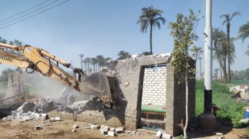 أسيوط: إزالة 26 تعديا واسترداد 9 قراريط و2065 مترا مربعا في 7 مراكز ضمن الموجة 28 أسيوط: إزالة 26 تعديا واسترداد 9 قراريط و2065 مترا مربعا في 7 مراكز ضمن الموجة 28