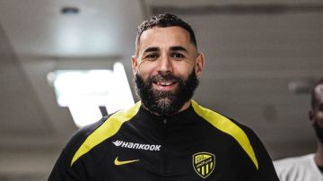 تطورات مفاجئة في صفقة بنزيما للهلال السعودي.. ماذا قدم النجم الفرنسي مع اتحاد جدة؟