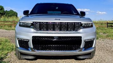 جيب تواجه عيب خطير في 80 ألف سيارة جراند شيروكي