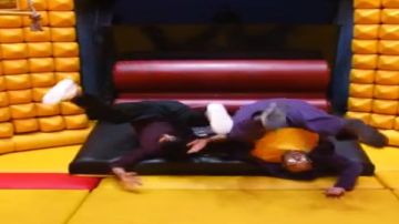 رامز جلال لمروان عطية: عقدك في الأهلي كام.. والأخير: مينفعش أقول