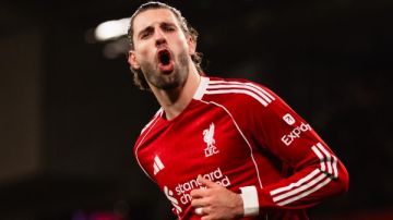 سوبوسلاي بين إغراء البرنابيو وولاء أنفيلد.. كيف أصبح المجري حجر الأساس في مشروع ليفربول الجديد؟