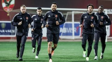 لعبة الكراسي الموسيقية تشعل السباق إلى لقب الدوري بين الفرسان الأربعة لعبة الكراسي الموسيقية تشعل السباق إلى لقب الدوري بين الفرسان الأربعة