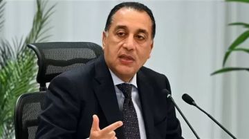 أستاذ علاقات دولية: الحكومة الجديدة مطالبة بالعمل على تعزيز الأمن الإنساني 