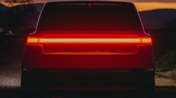 ريفيان تكشف موعد طرح أحدث سيارة كهربائية ريفيان تكشف موعد طرح أحدث سيارة كهربائية