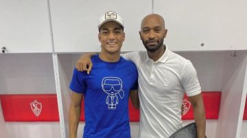 مصطفي محمد يحتفل بفوز الزمالك أمام كايزر تشيفز.. ماذا قال؟ مصطفي محمد يحتفل بفوز الزمالك أمام كايزر تشيفز.. ماذا قال؟