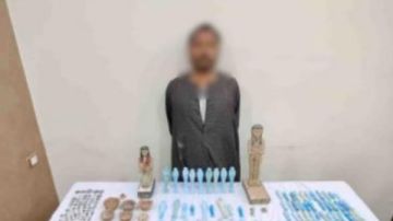 وصل للكنز فى الجبل .. ضبط عامل بأسيوط يحوز 509 قطع أثرية صور