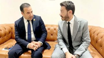 وصول الفنان أحمد زاهر إلى مقر مجلس النواب للمشاركة في اجتماع لجنة الاتصالات وصول الفنان أحمد زاهر إلى مقر مجلس النواب للمشاركة في اجتماع لجنة الاتصالات