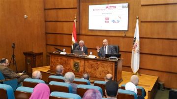 15 مليار دولار استثمارات و300 ألف فرصة عمل في المنطقة الاقتصادية لقناة السويس