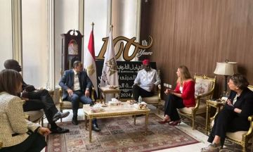 رئيس البورصة المصرية يبحث مع قيادات البورصات الدولية تبادل الخبرات