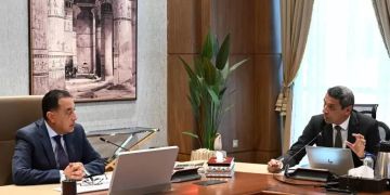 رئيس الوزراء يتابع موقف تنفيذ المشروعات التنموية والخدمية بمحافظة السويس رئيس الوزراء يتابع موقف تنفيذ المشروعات التنموية والخدمية بمحافظة السويس