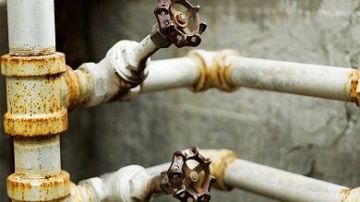 مأساة في الهرم.. مصرع زوجين ونجلهما وإصابة الإبنة بسبب تسرب غاز