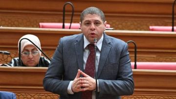 النائب أحمد جبيلي يتقدم بطلب إحاطة حول مصير شركات قطاع الأعمال العام النائب أحمد جبيلي يتقدم بطلب إحاطة حول مصير شركات قطاع الأعمال العام