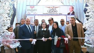 بتخفيضات تصل إلى 40 .. محافظ البحيرة تفتتح أولى معارض أهلا رمضان بكوم حمادة