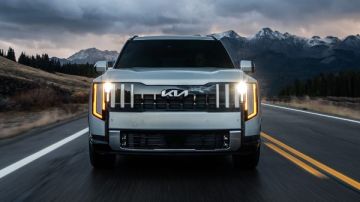 طرح سيارة كيا تيلورايد 2027 الكهربائية لأول مرة