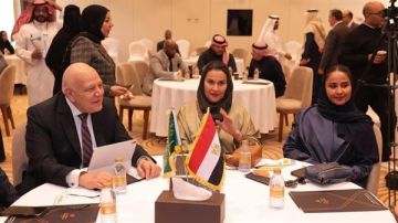 عمرو عزت سلامة: الذكاء الاصطناعي يمثل فرصة استراتيجية لإعادة هيكلة التعليم العالي العربي عمرو عزت سلامة: الذكاء الاصطناعي يمثل فرصة استراتيجية لإعادة هيكلة التعليم العالي العربي