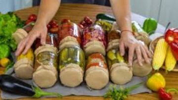 قبل رمضان بأيام.. طريقة عمل خيار مخلل مقرمش في البيت بطعم المحلات