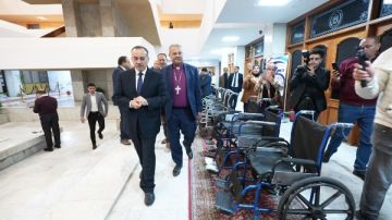 محافظ أسيوط يتسلم 30 كرسيا متحركا لمدارس التربية الفكرية صور محافظ أسيوط يتسلم 30 كرسيا متحركا لمدارس التربية الفكرية صور