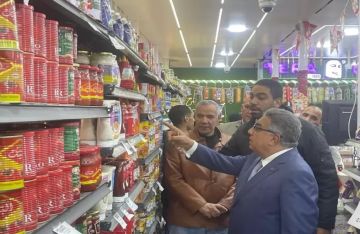 محافظ الدقهلية يتفقد السوق الحضاري بالسنبلاوين ويشدد على الالتزام بالأسعار المخفضة محافظ الدقهلية يتفقد السوق الحضاري بالسنبلاوين ويشدد على الالتزام بالأسعار المخفضة