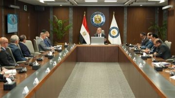 وزير البترول: تسريع تطبيق تقنيات الحفر الأفقي والتكسير الهيدروليكي لزيادة الإنتاج البترولي وزير البترول: تسريع تطبيق تقنيات الحفر الأفقي والتكسير الهيدروليكي لزيادة الإنتاج البترولي