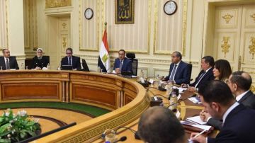 أول تحرك حكومي مصري بعد الهجوم الأمريكي الإسرائيلي على إيران أول تحرك حكومي مصري بعد الهجوم الأمريكي الإسرائيلي على إيران