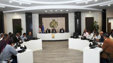 محافظ أسوان: إنهاء مشروعات حياة كريمة فى موعد أقصاه 30 إبريل