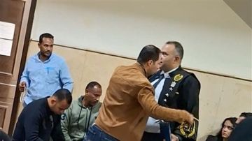 محامي فرد الأمن يطالب بأقصى عقوبة للمتهم في واقعة كمبوند التجمع: استغل نفوذه محامي فرد الأمن يطالب بأقصى عقوبة للمتهم في واقعة كمبوند التجمع: استغل نفوذه