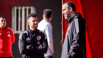 محمد أضا: طبيب الأهلي متخوف من عودة زيزو وتريزيجيه للمشاركة محمد أضا: طبيب الأهلي متخوف من عودة زيزو وتريزيجيه للمشاركة